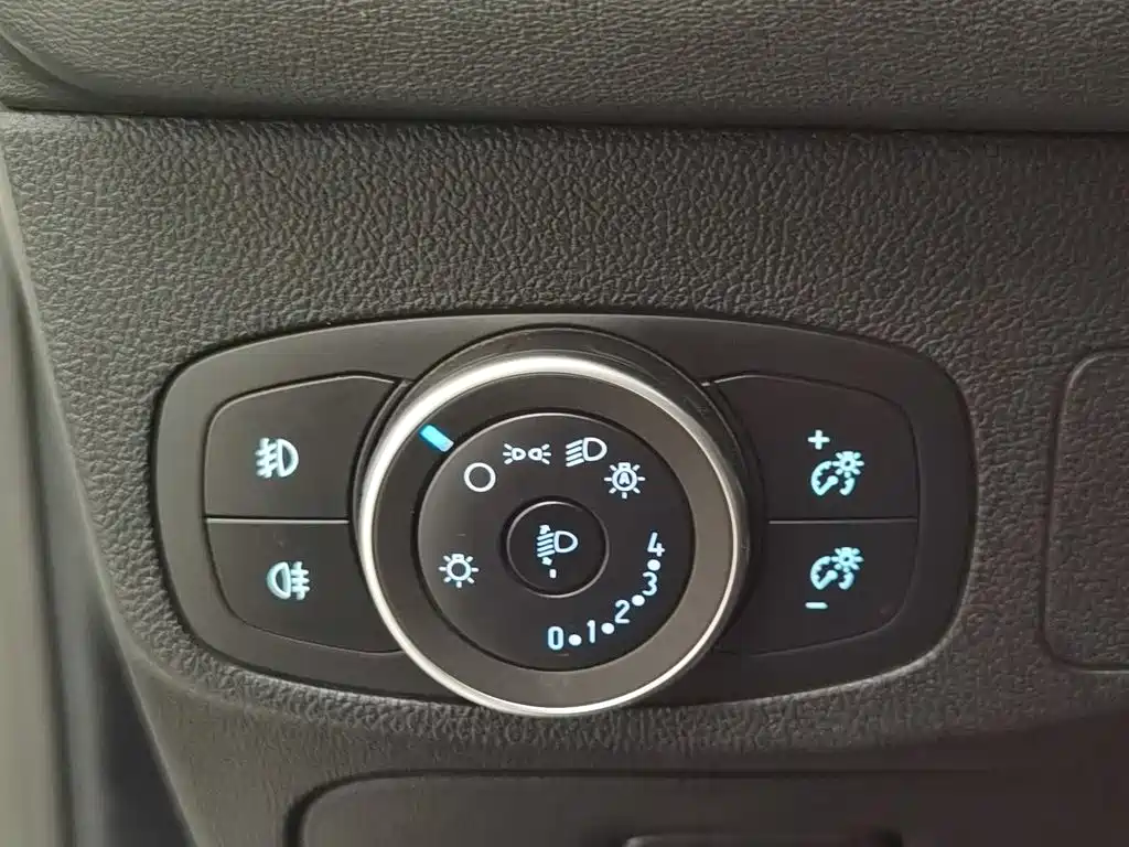 Ford Focus Active — миниатюра 21