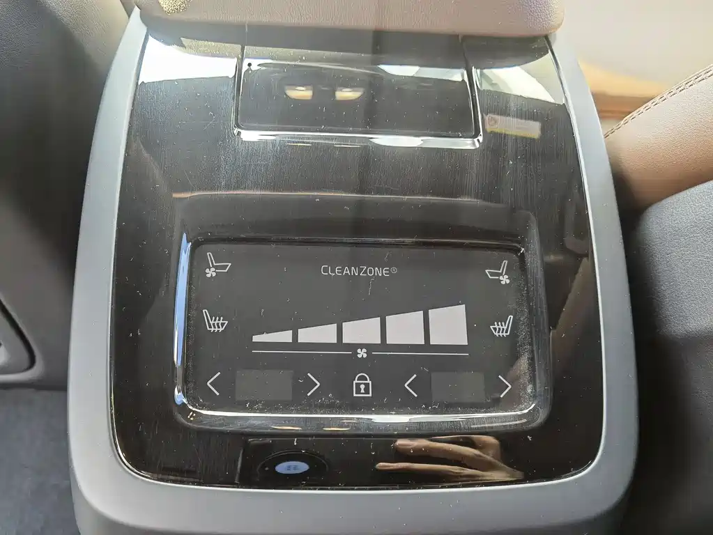 VOLVO S90 PLUG IN HYBRID