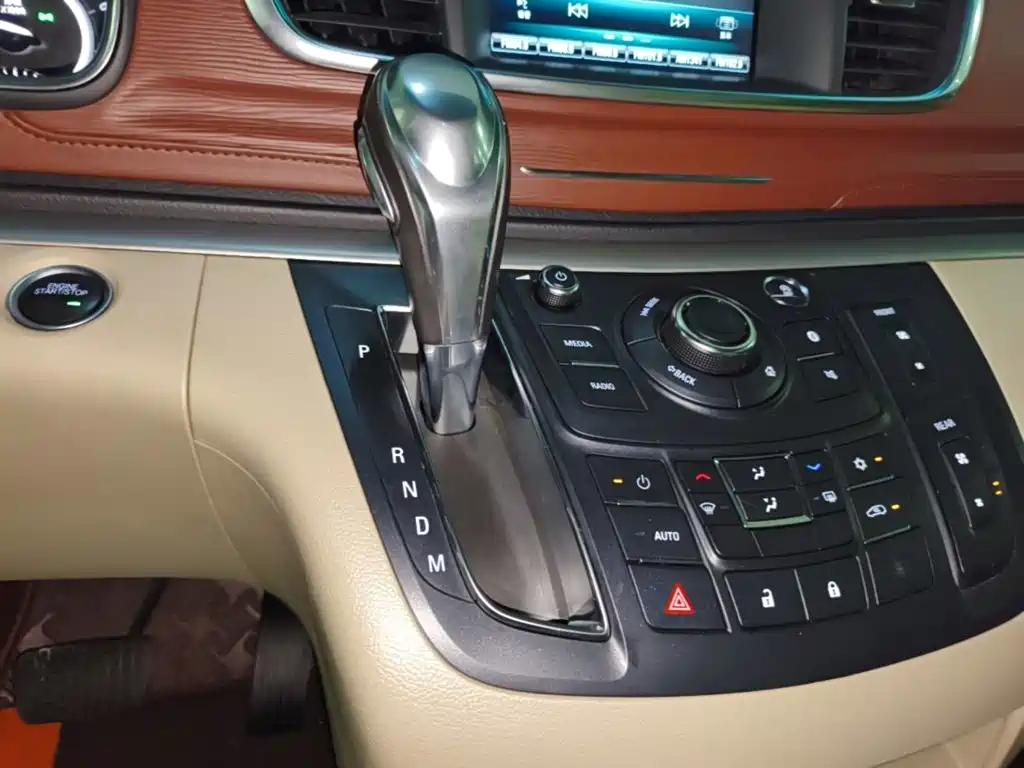 Buick GL8 — миниатюра 14
