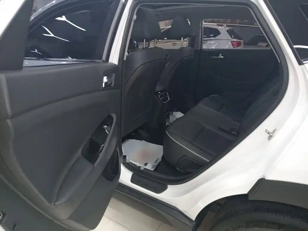 Hyundai Tucson — миниатюра 17