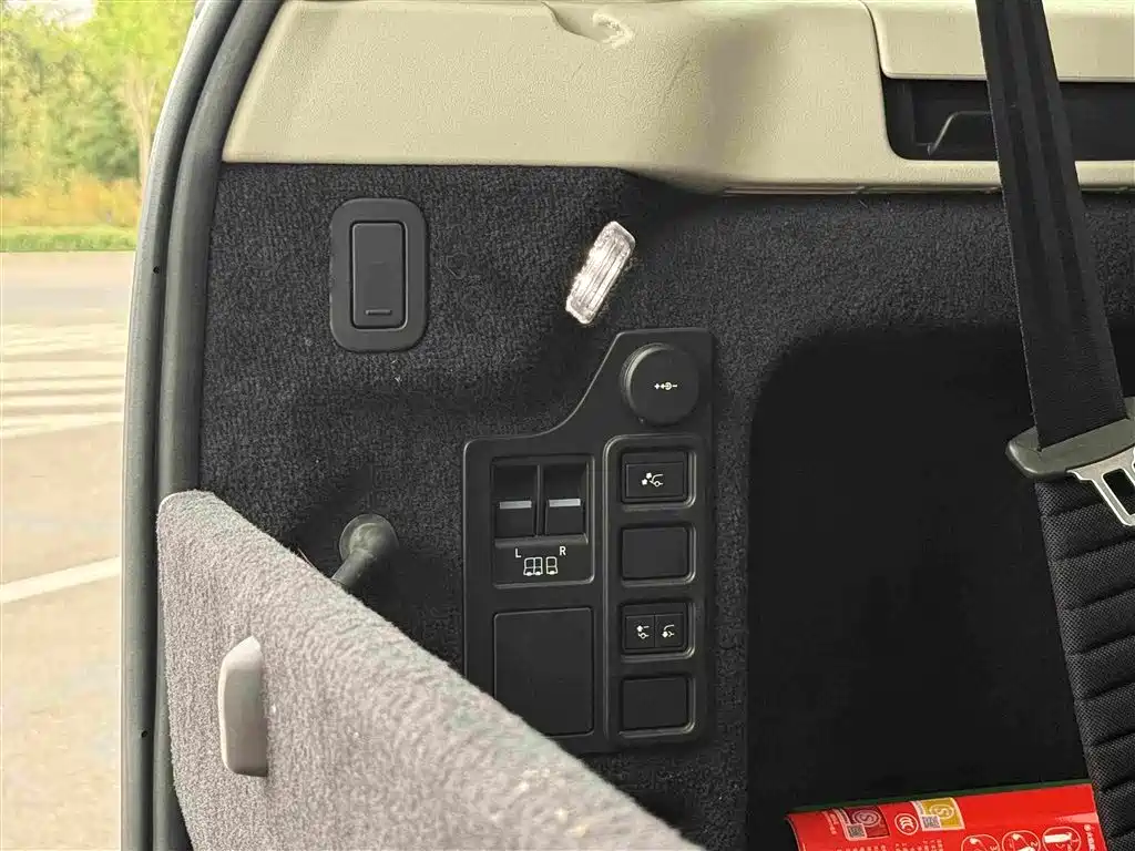 Land Rover Discovery — миниатюра 13