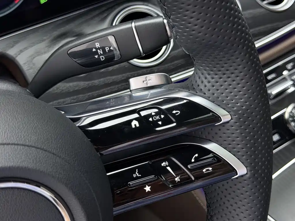 Mercedes-Benz E-Class — миниатюра 33
