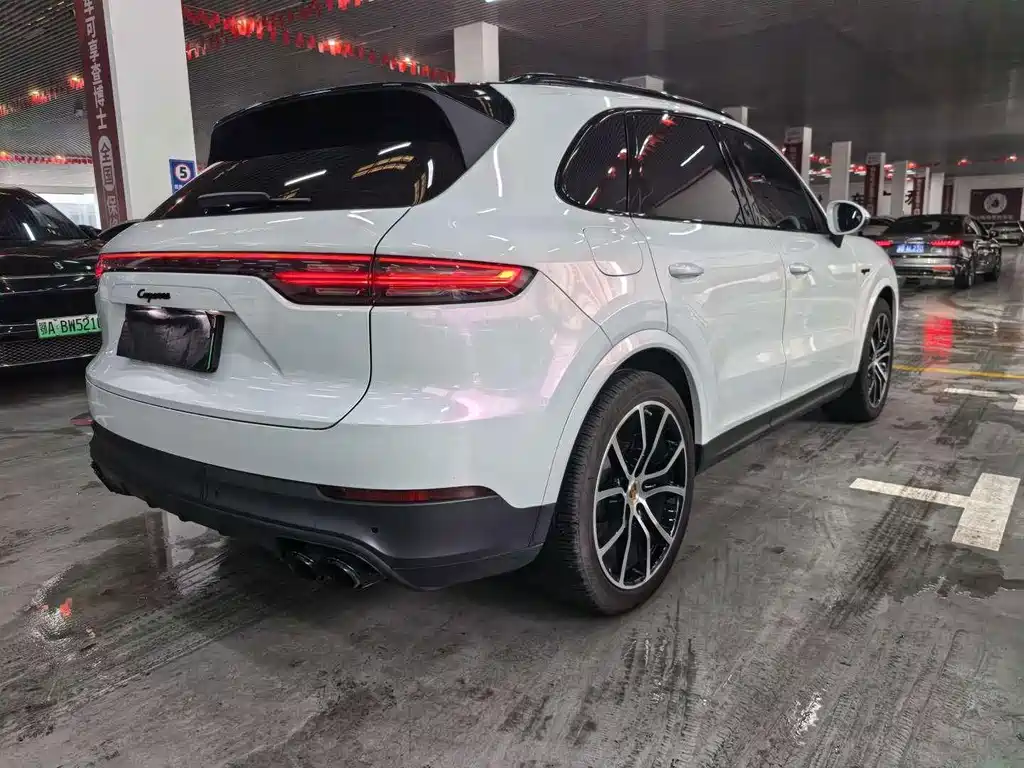 Porsche Cayenne Hybrid — миниатюра 4