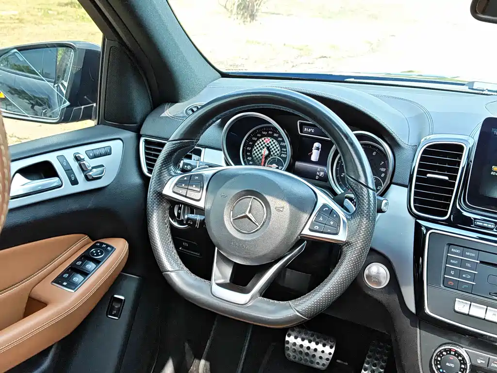 Mercedes-Benz GLE (Import) — миниатюра 11