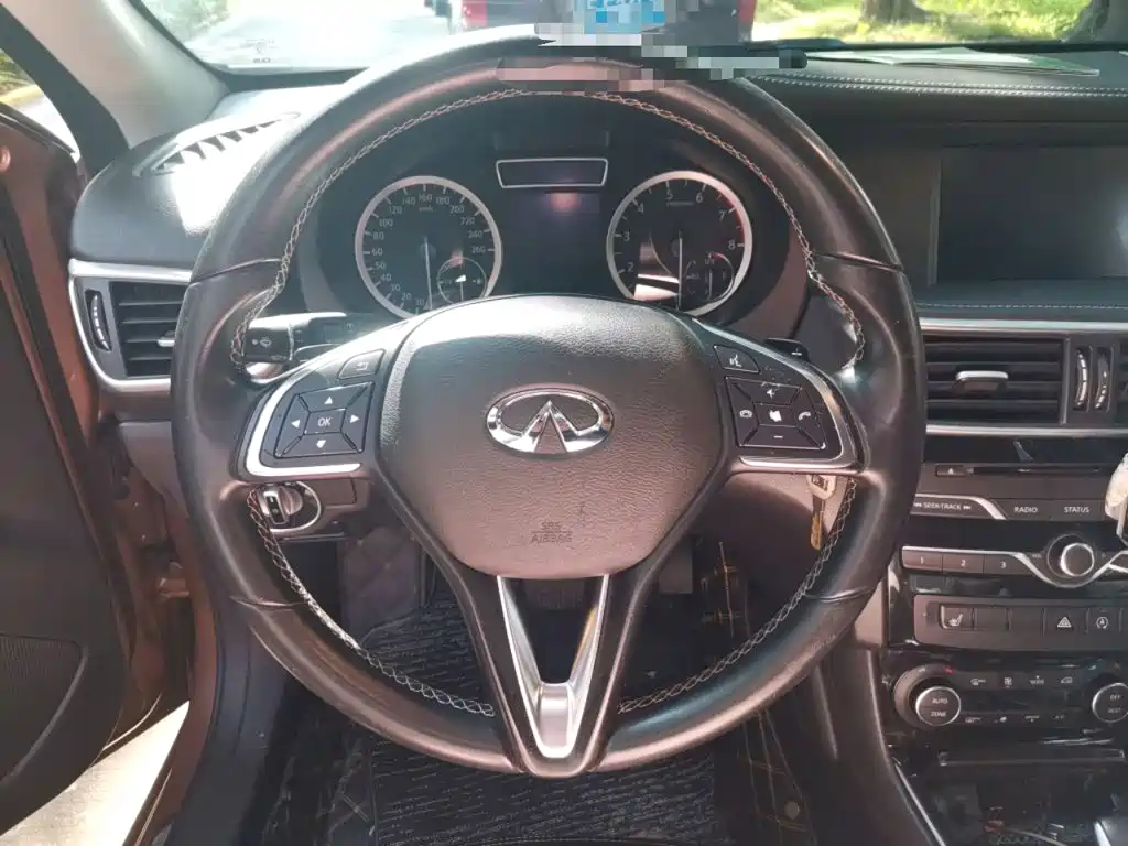 Infiniti QX30 — миниатюра 11