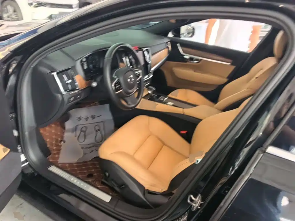 Volvo S90 — миниатюра 15