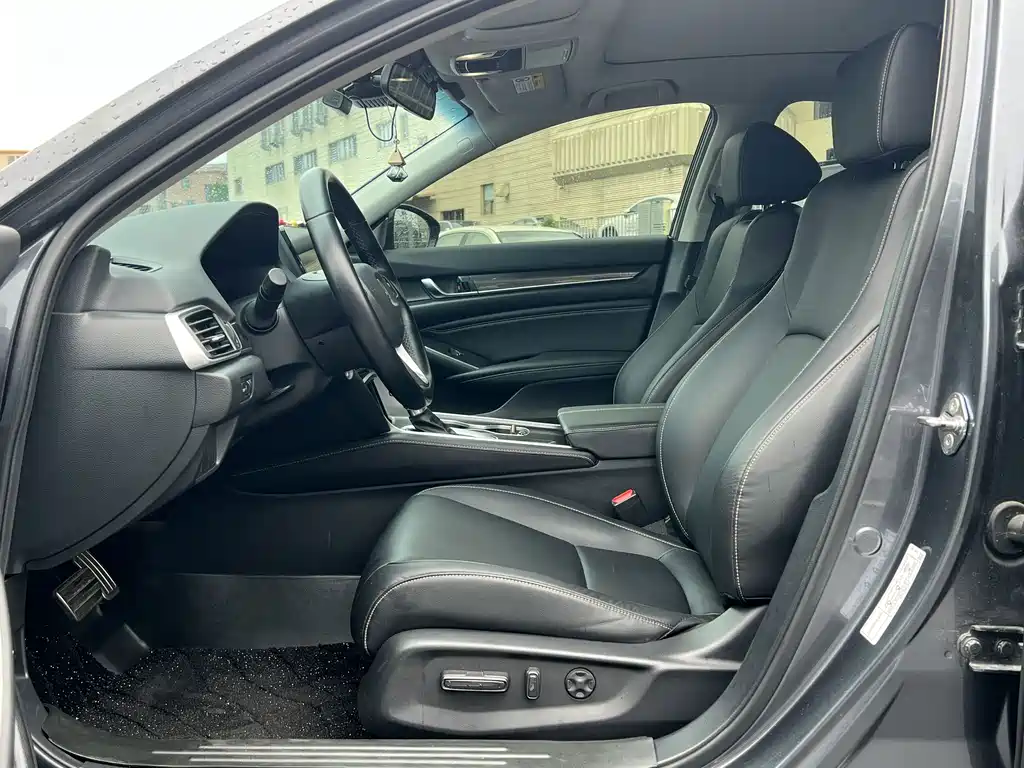 Honda Accord — миниатюра 9