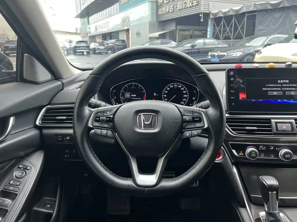 Honda Accord — миниатюра 13