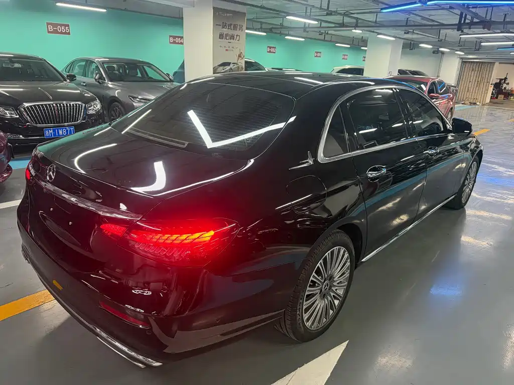 Mercedes-Benz E-Class — миниатюра 16