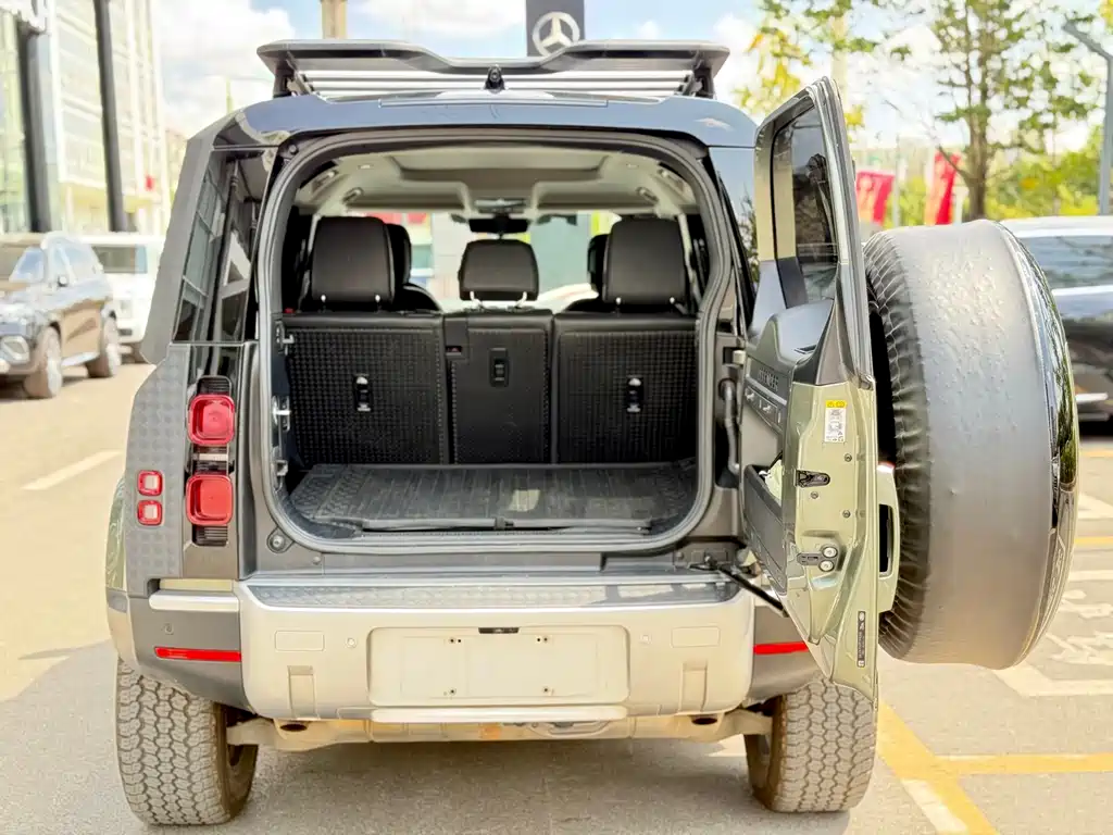 Land Rover Defender — миниатюра 25