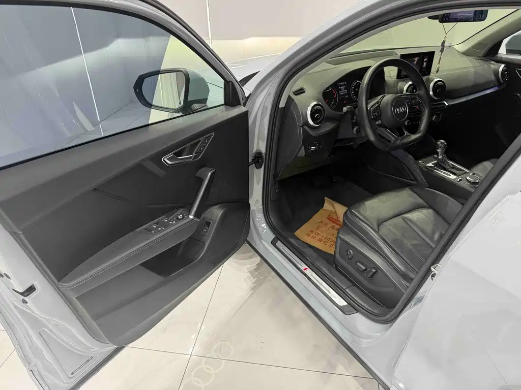 Audi Q2L 2022 35 TFSI Fashion