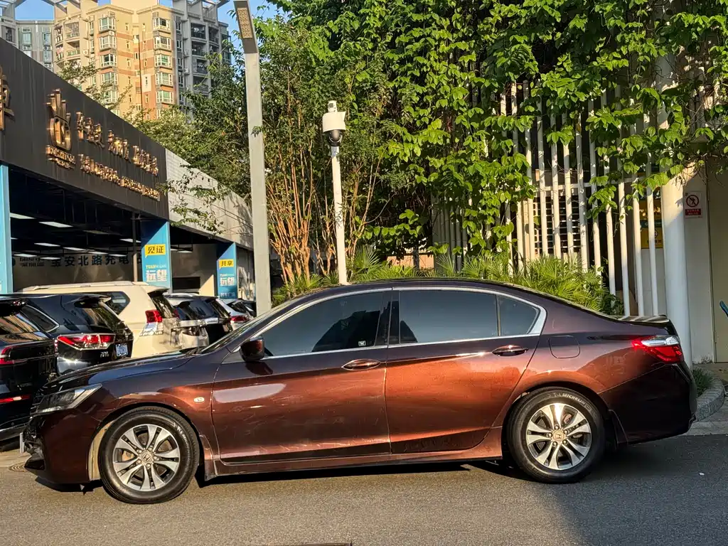 Honda Accord — миниатюра 4