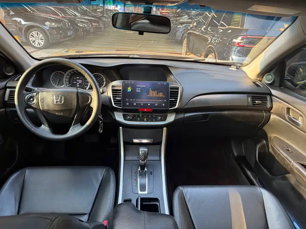 Honda Accord — миниатюра 11