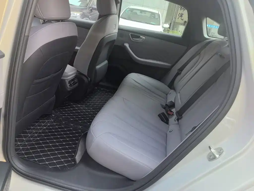 Roewe Wing Wai M7 DMH — миниатюра 17