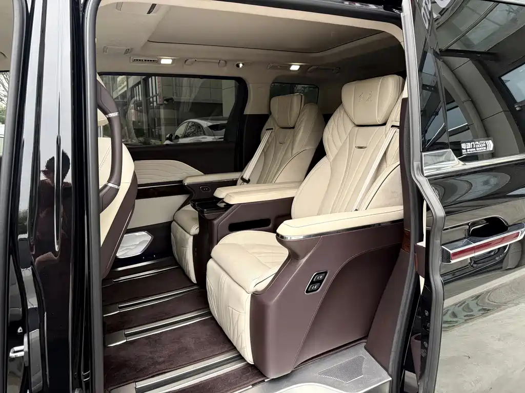 Hongqi Hongqi HQ9 — миниатюра 8