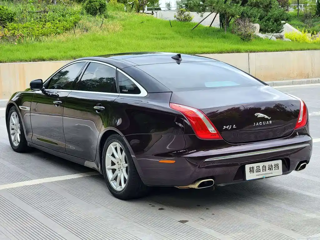 Jaguar XJ — миниатюра 4