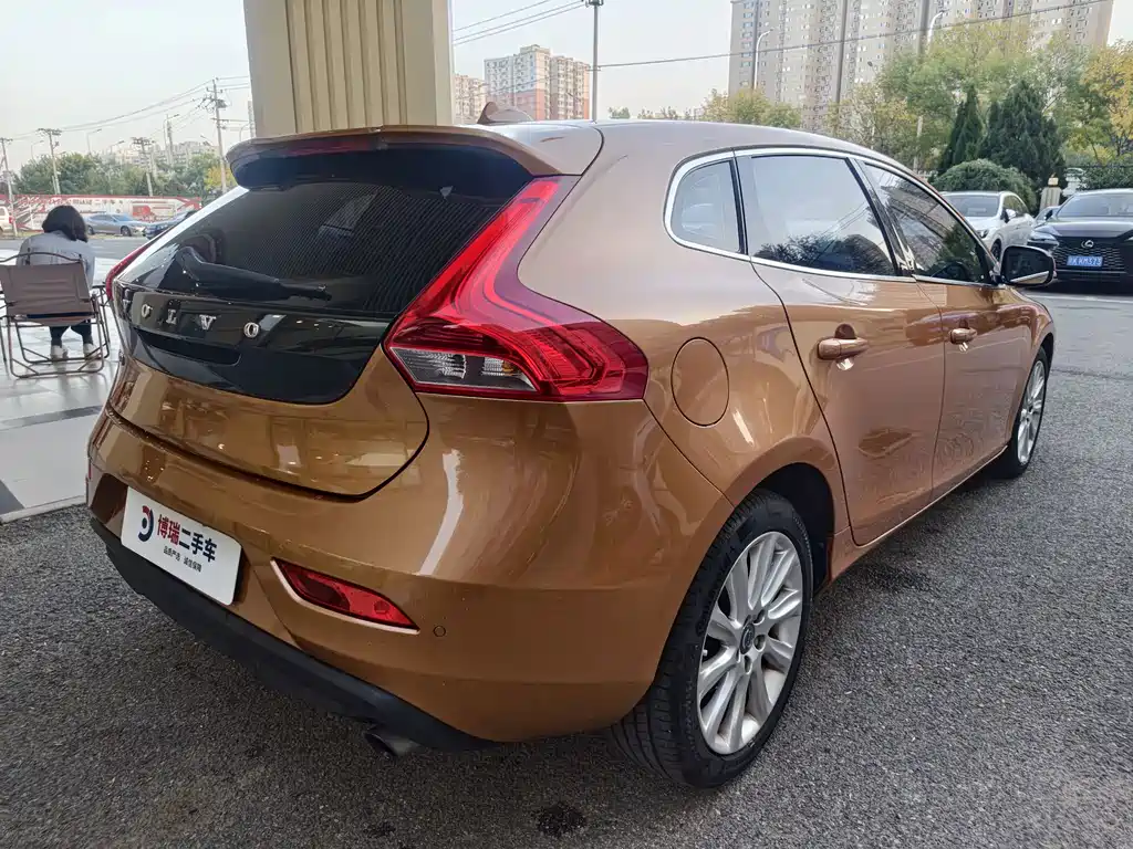 Volvo V40 — миниатюра 6