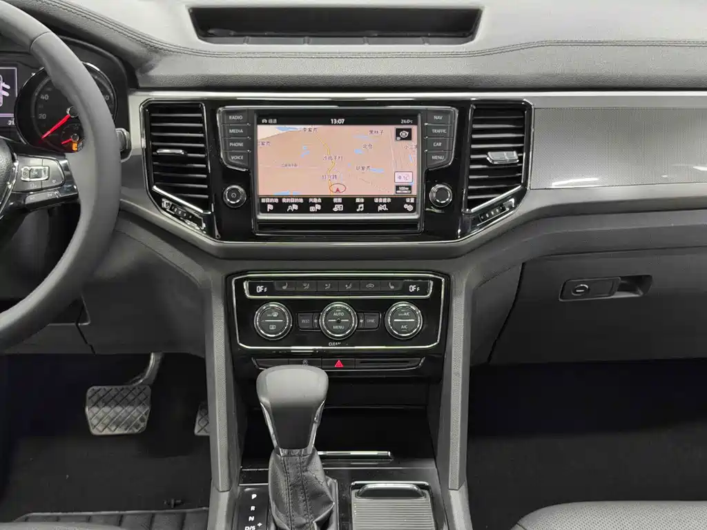 Volkswagen Teramont — миниатюра 5