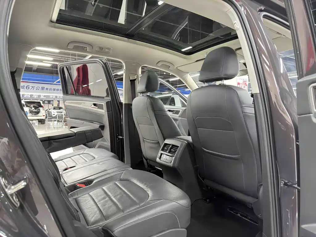 Volkswagen Teramont — миниатюра 7