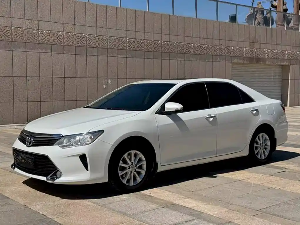 Toyota Camry — миниатюра 3