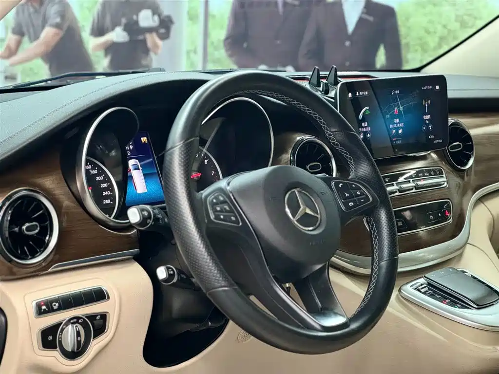 MERCEDES-BENZ V CLASS