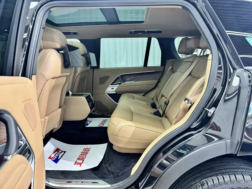 Land Rover Range Rover 2023 3.0 L6 400PS Long Wheelbase