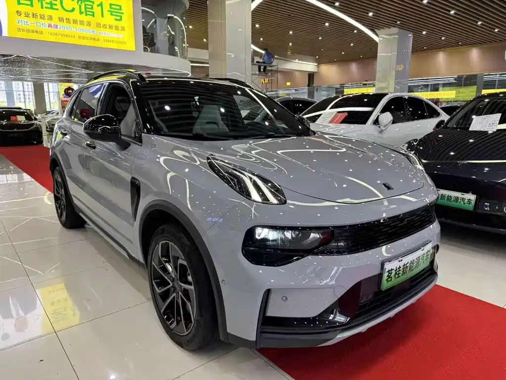 Lynk & Co 01 — миниатюра 3