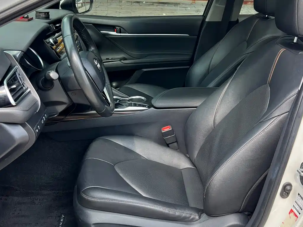 Toyota Camry — миниатюра 9
