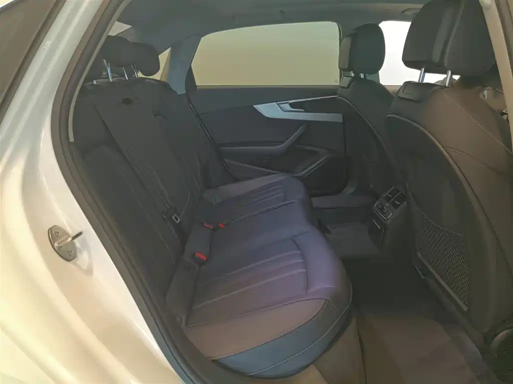 Audi A4L — миниатюра 7