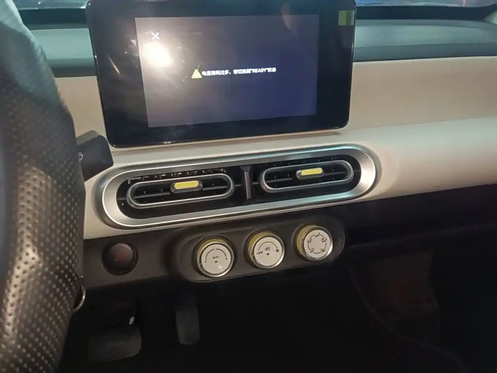 Wuling MINIEV — миниатюра 13