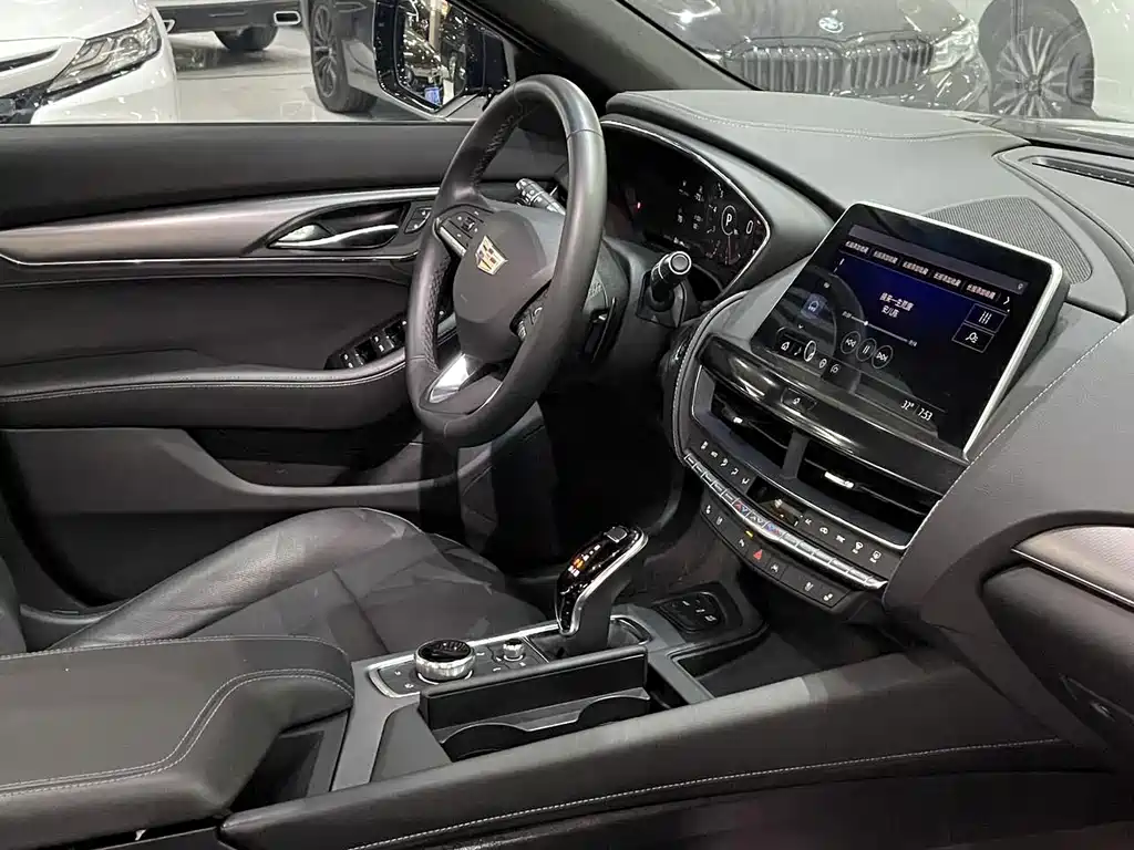 Cadillac CT5 — миниатюра 9