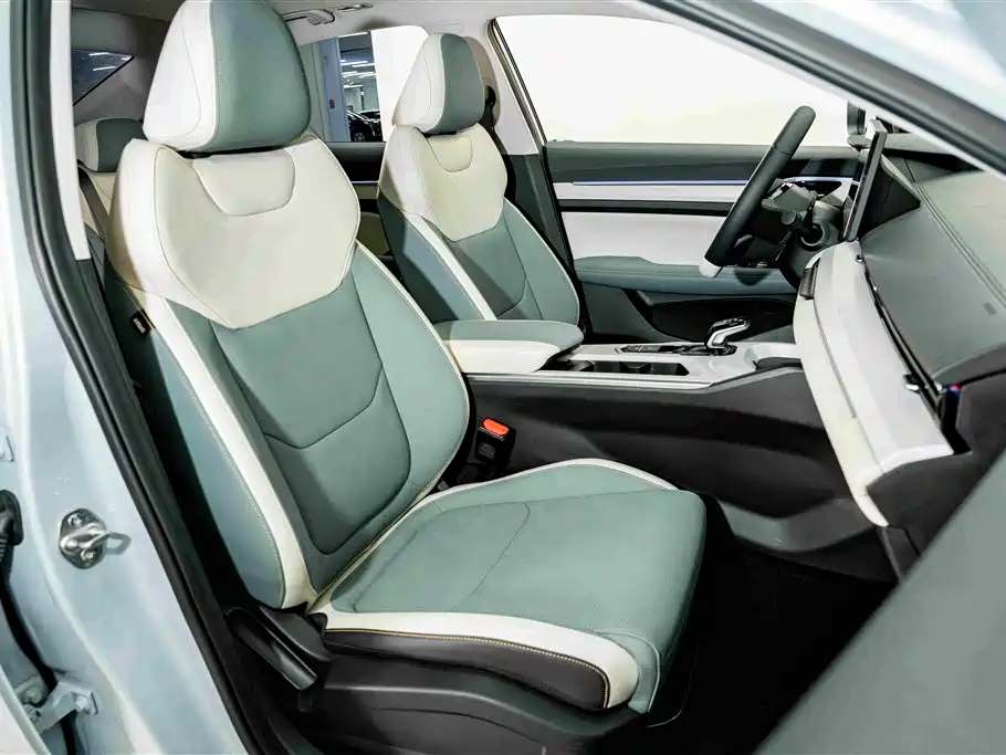 Geely L HiP — миниатюра 20