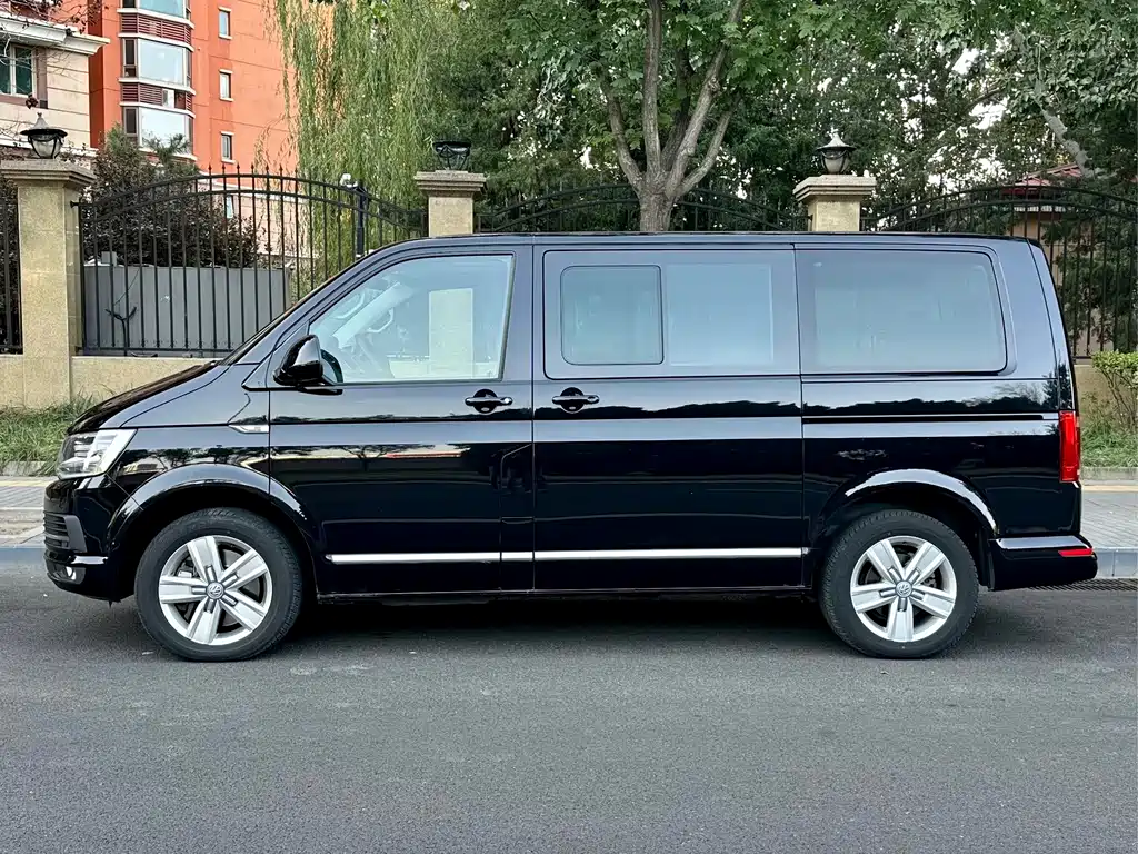 Volkswagen Multivan — миниатюра 3