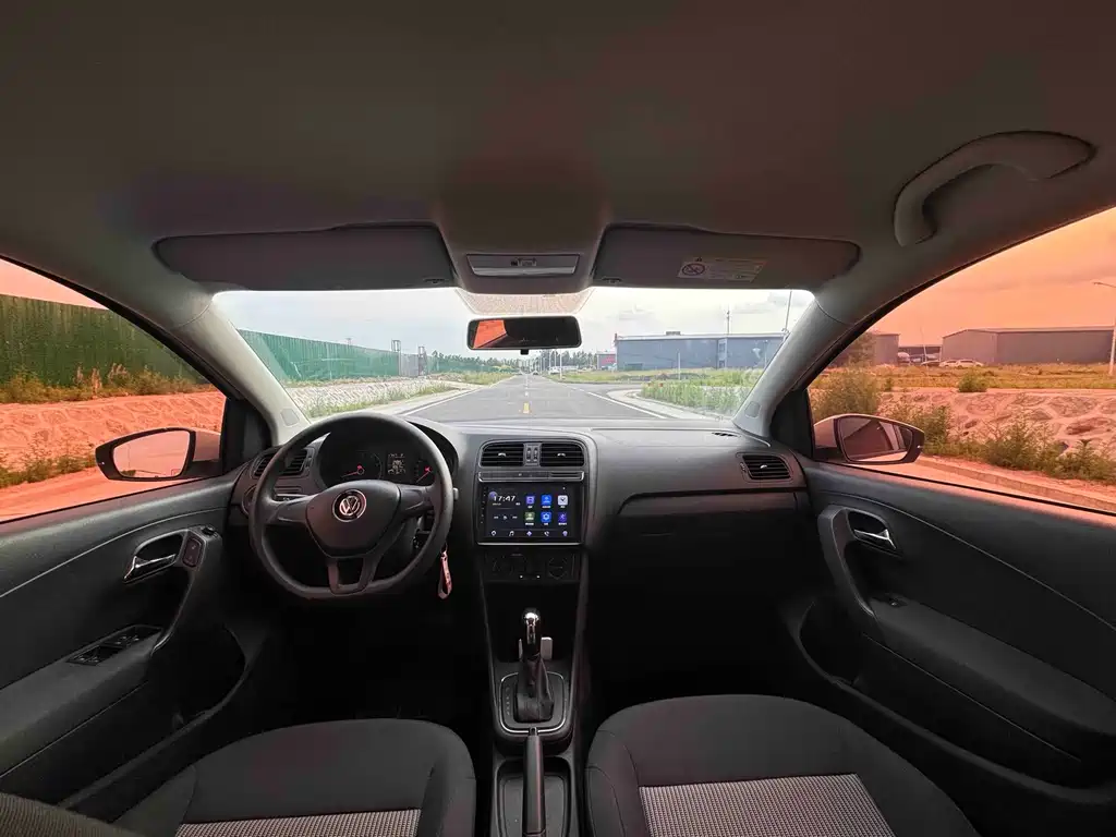 Volkswagen Polo — миниатюра 8