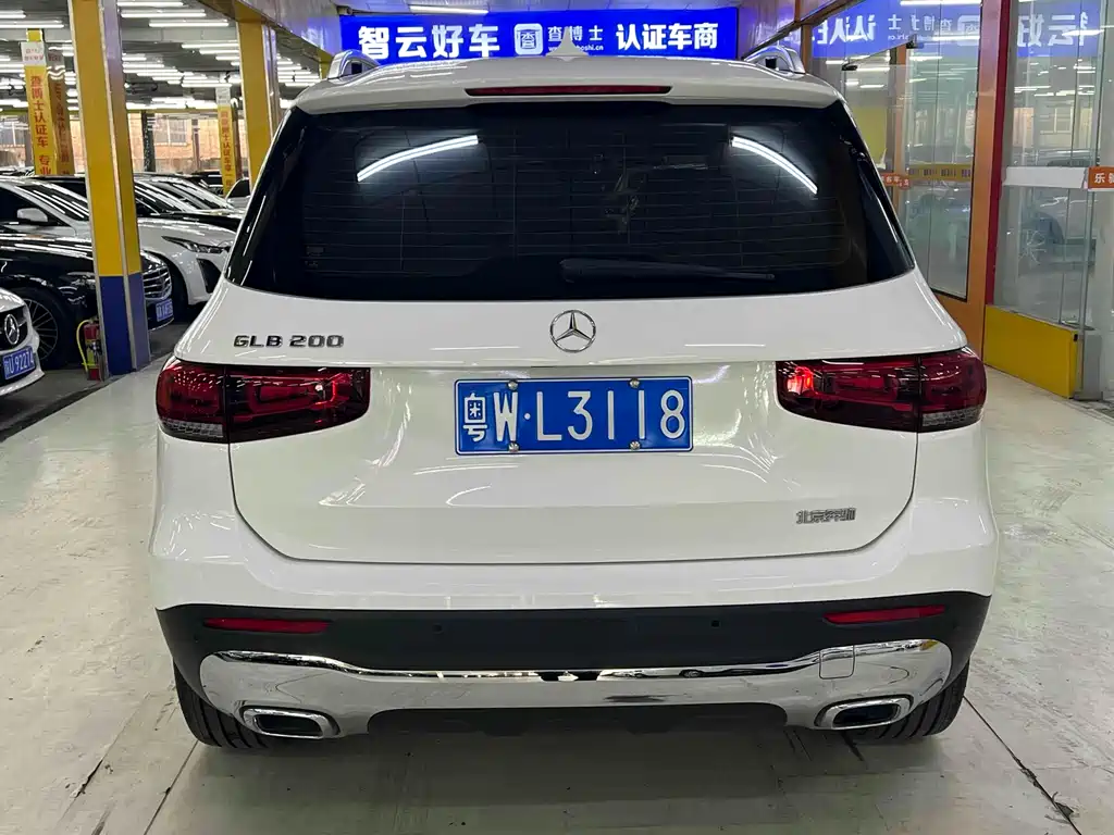 MERCEDES-BENZ GLB