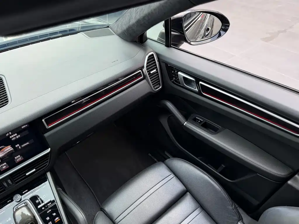 Porsche Cayenne — миниатюра 22