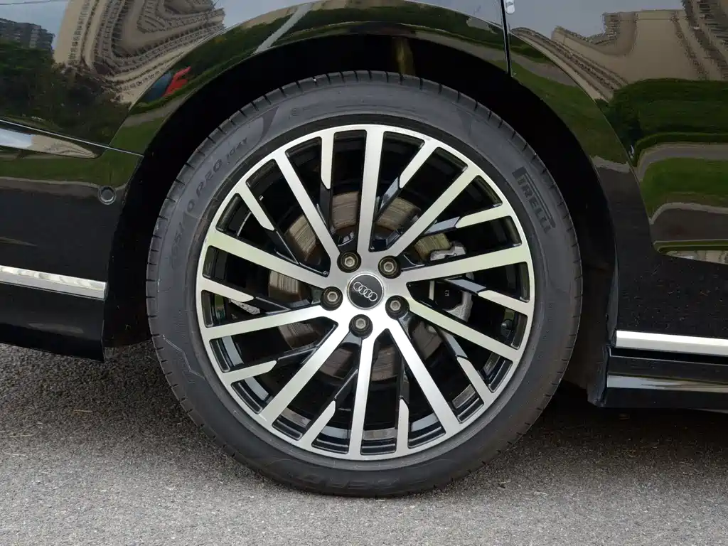 Audi A8 — миниатюра 5