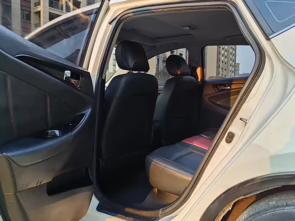 Changan EadoXT XT 2013 1.6L AT IV