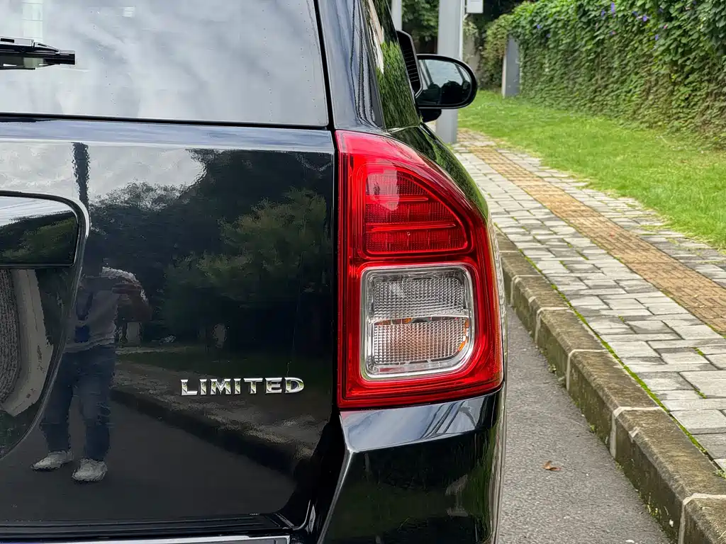 Jeep Compass (Import) — миниатюра 12