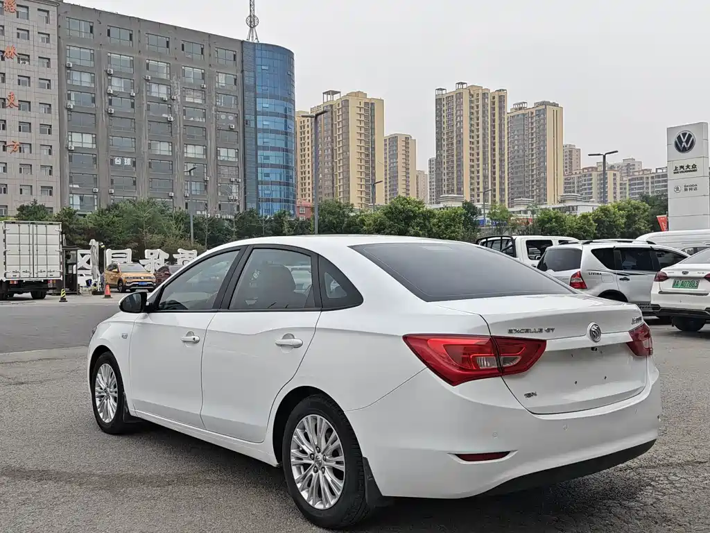 Buick Excelle — миниатюра 9
