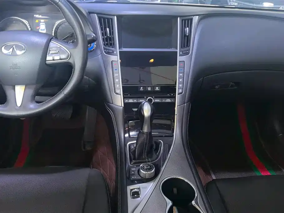 INFINITI Q50L