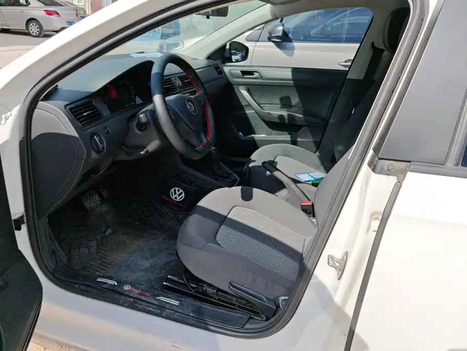 Volkswagen Santana — миниатюра 9