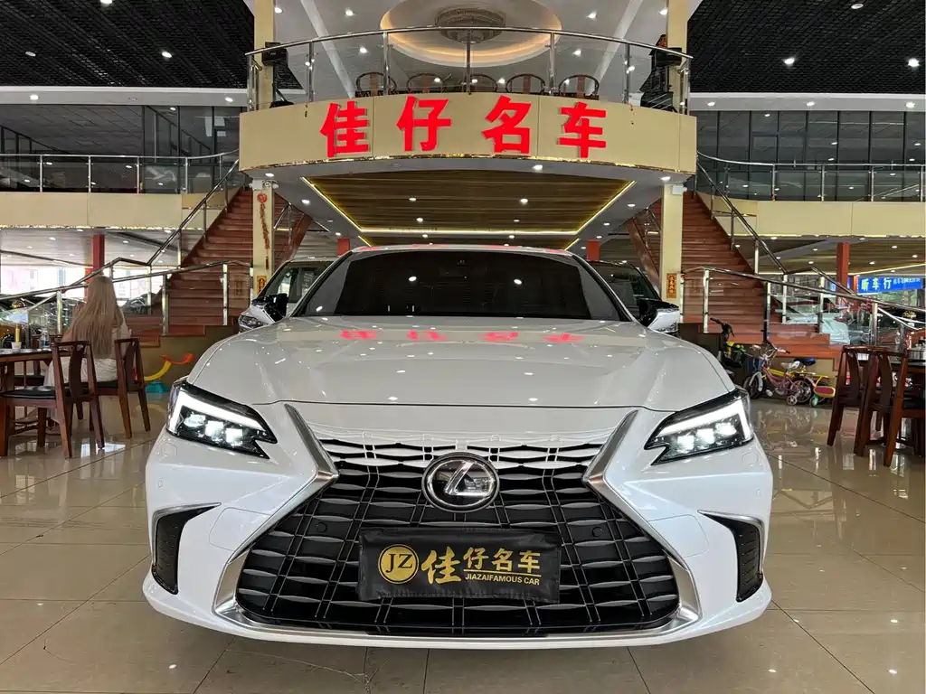 Lexus ES — миниатюра 2