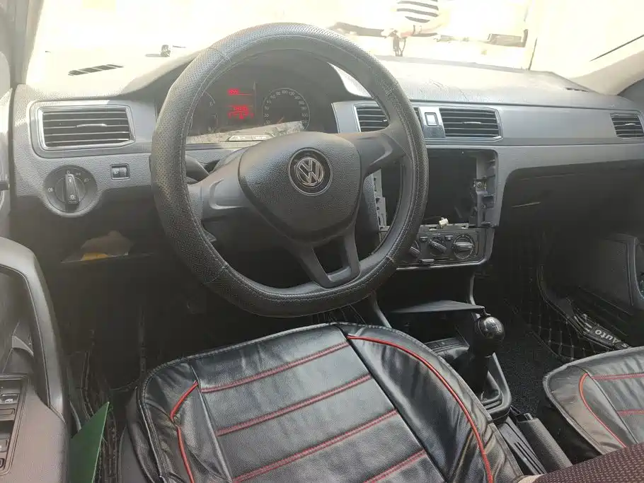 Volkswagen Santana — миниатюра 12