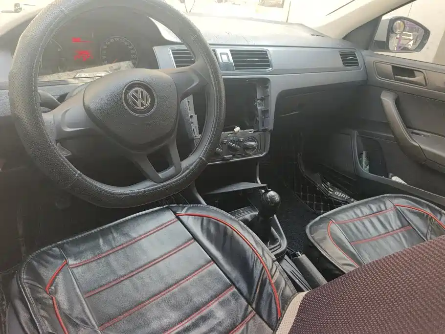 Volkswagen Santana — миниатюра 13