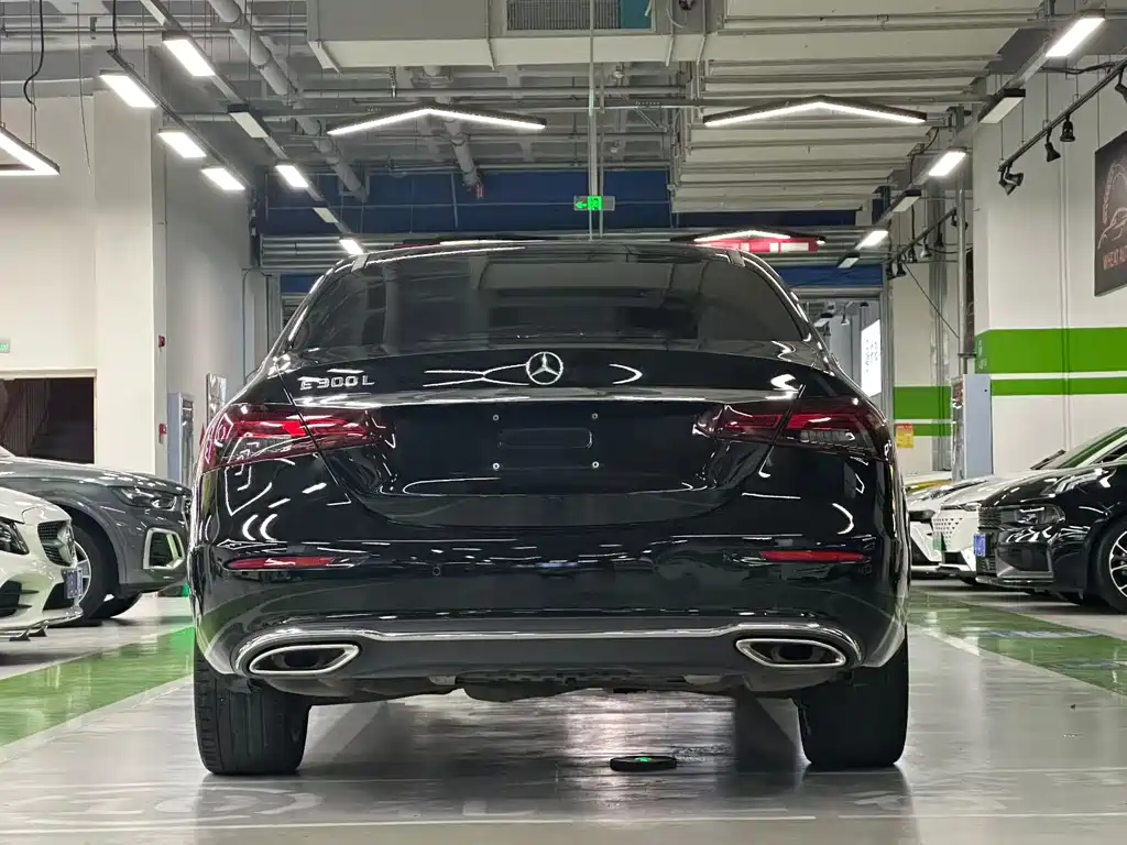 MERCEDES-BENZ E CLASS