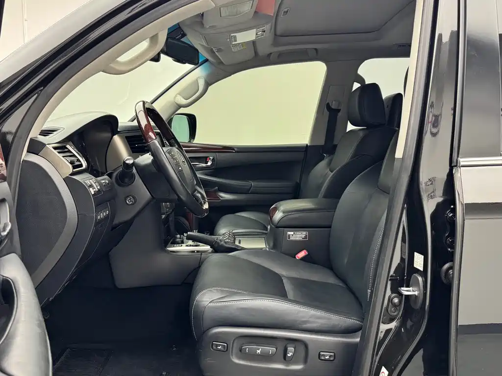 Lexus LX — миниатюра 13