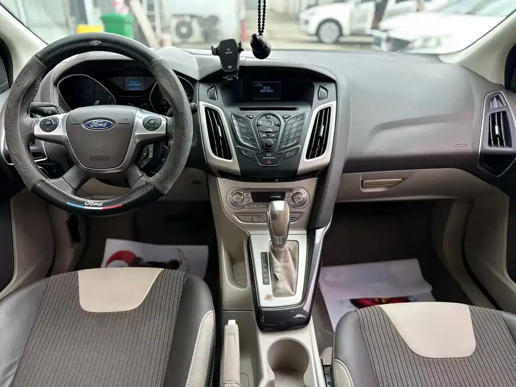 Ford Focus — миниатюра 4