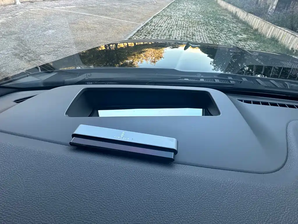 Lincoln Navigator — миниатюра 8