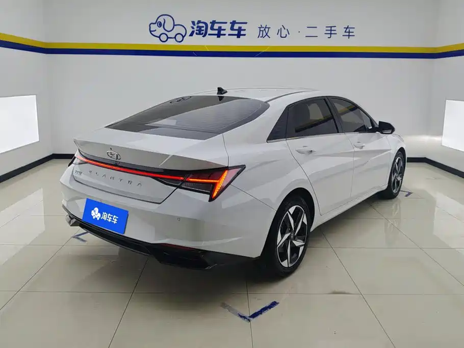 Hyundai Elantra — миниатюра 3